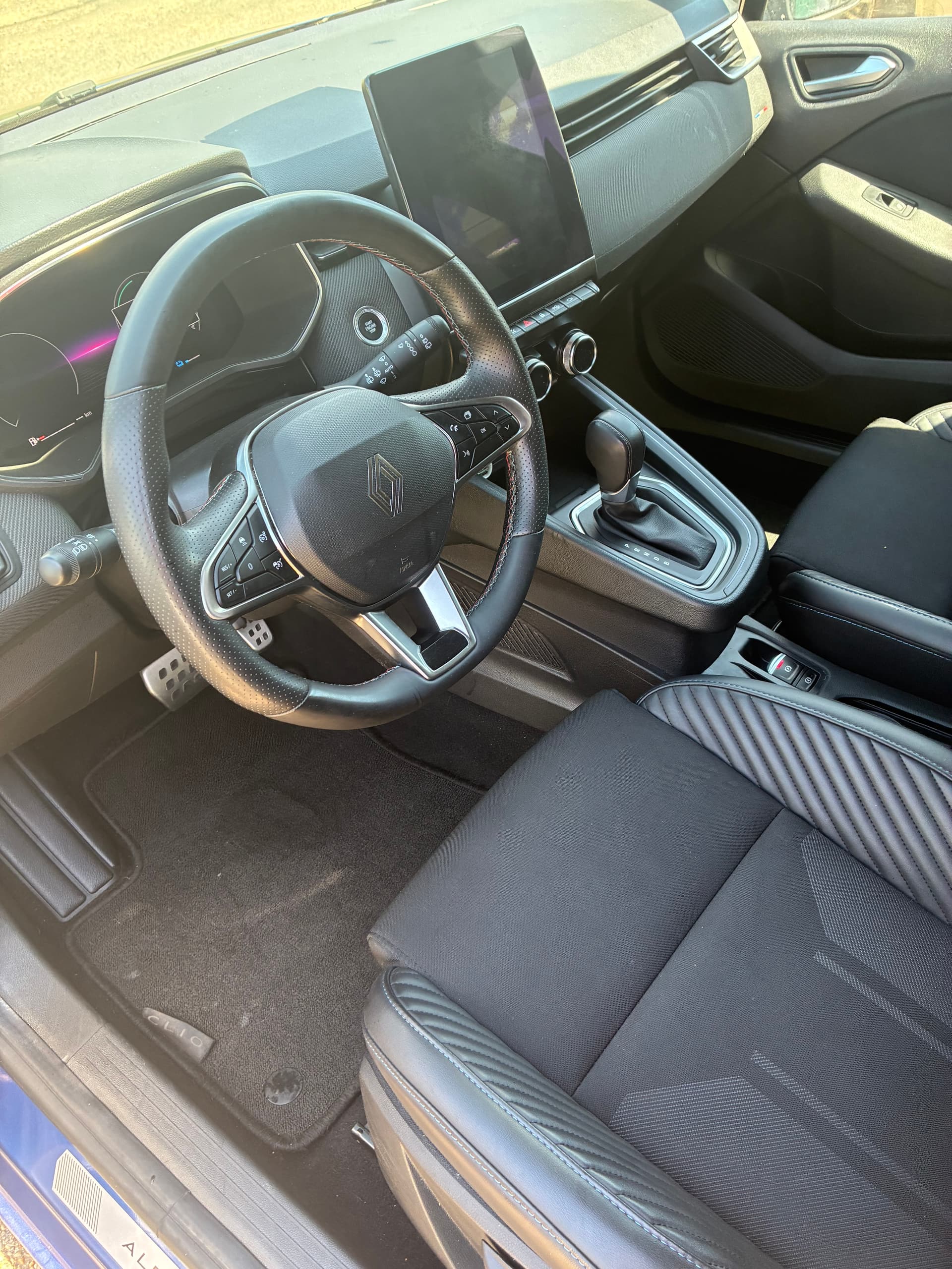 Photo de la Renault Clio 5 e-tech 2026